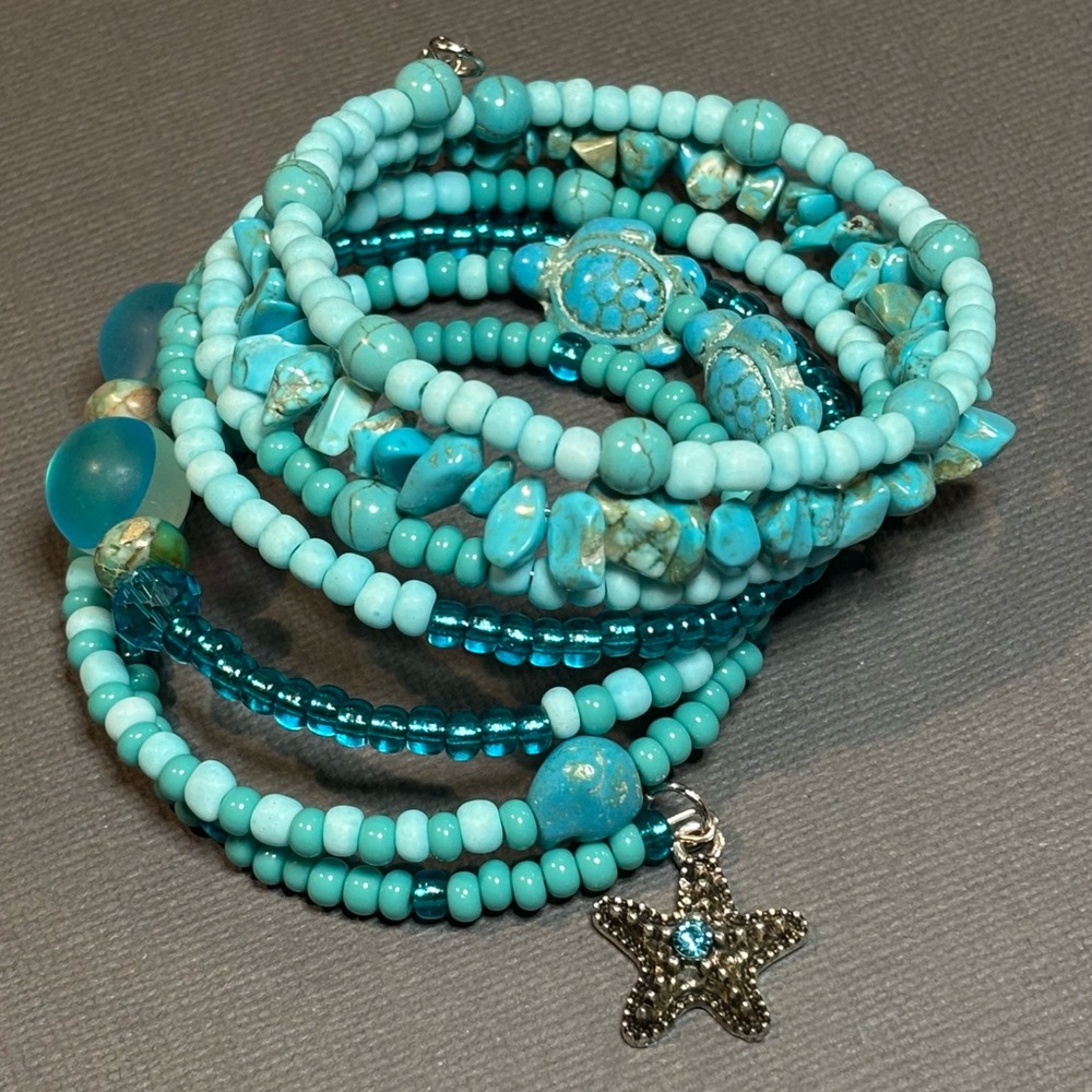 🩵Beach inspired Memory Wire Bracelet 🩵